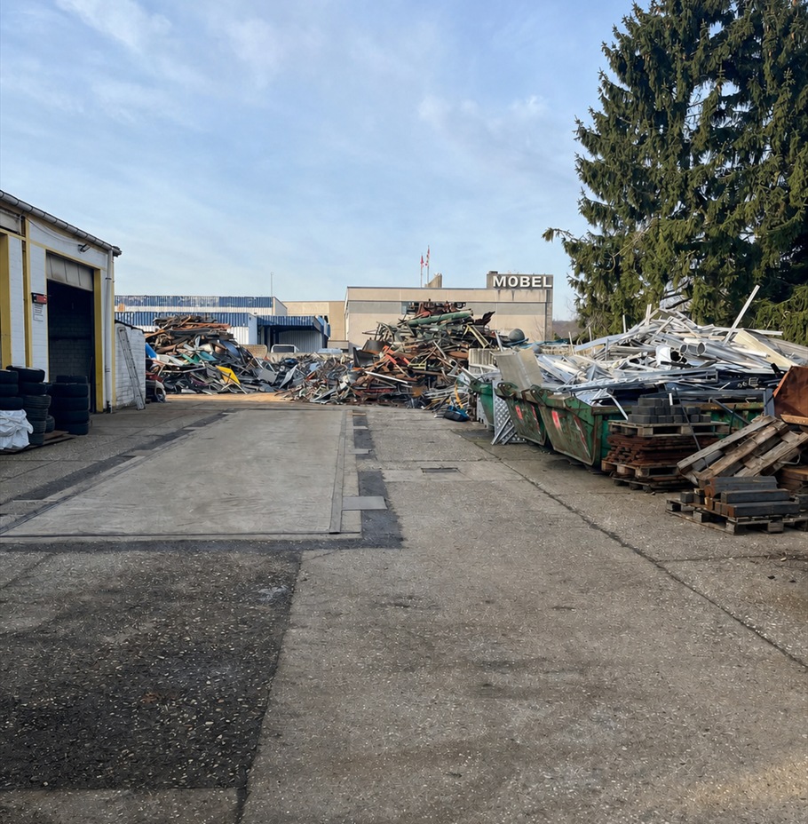 Sortierter Metallschrott auf dem RHN-Schrottplatz
